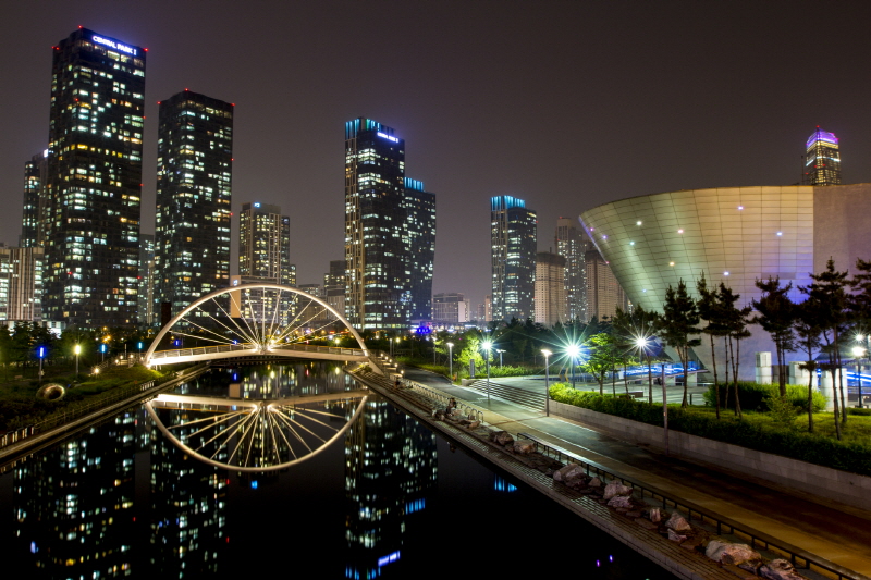 Night view of Songdo Central Park