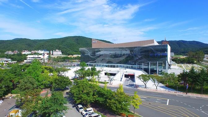 Gyeongju Hwabaek International Convention Center2 (large)